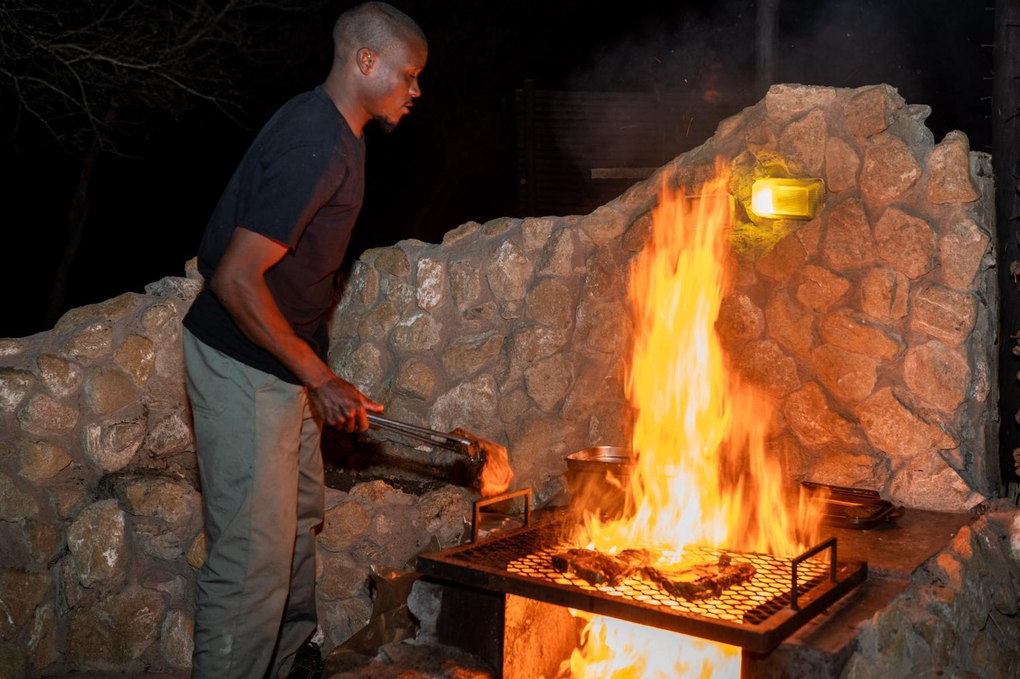 Lodge Foxy Crocodile Bush & Kruger Safari's - No Loadshedding Marloth Park