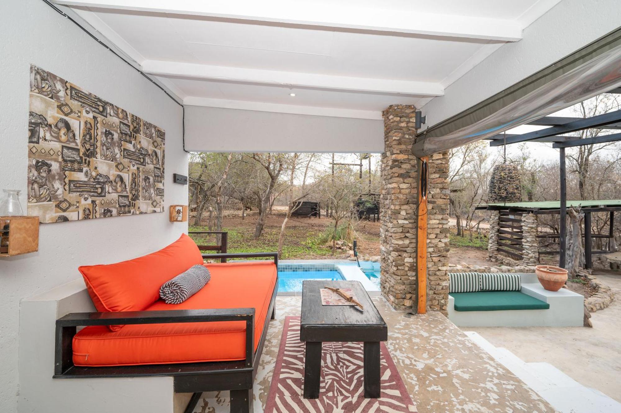 Foxy Crocodile Bush & Kruger Safari's - No Loadshedding *