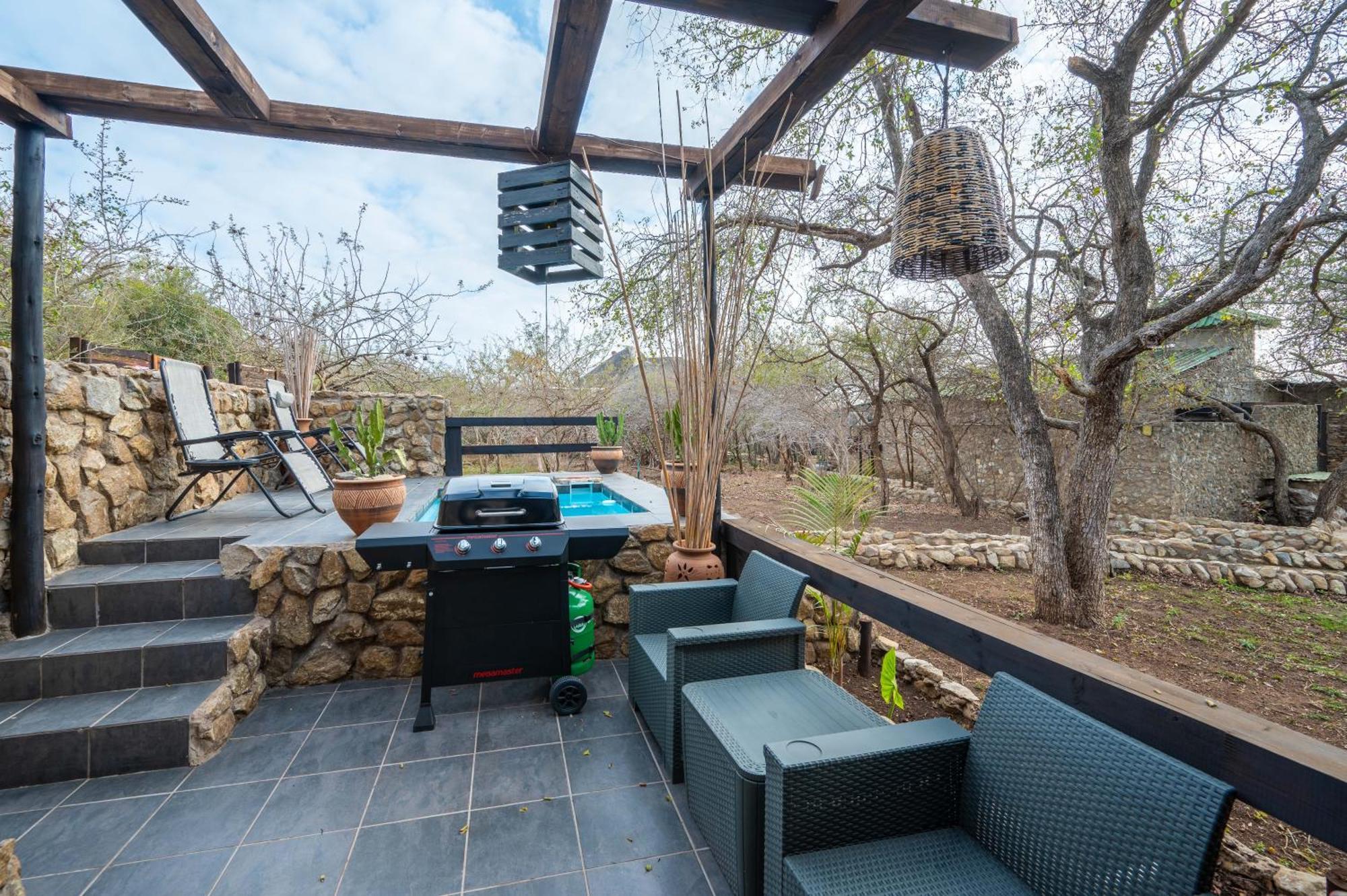 Foxy Crocodile Bush & Kruger Safari's - No Loadshedding