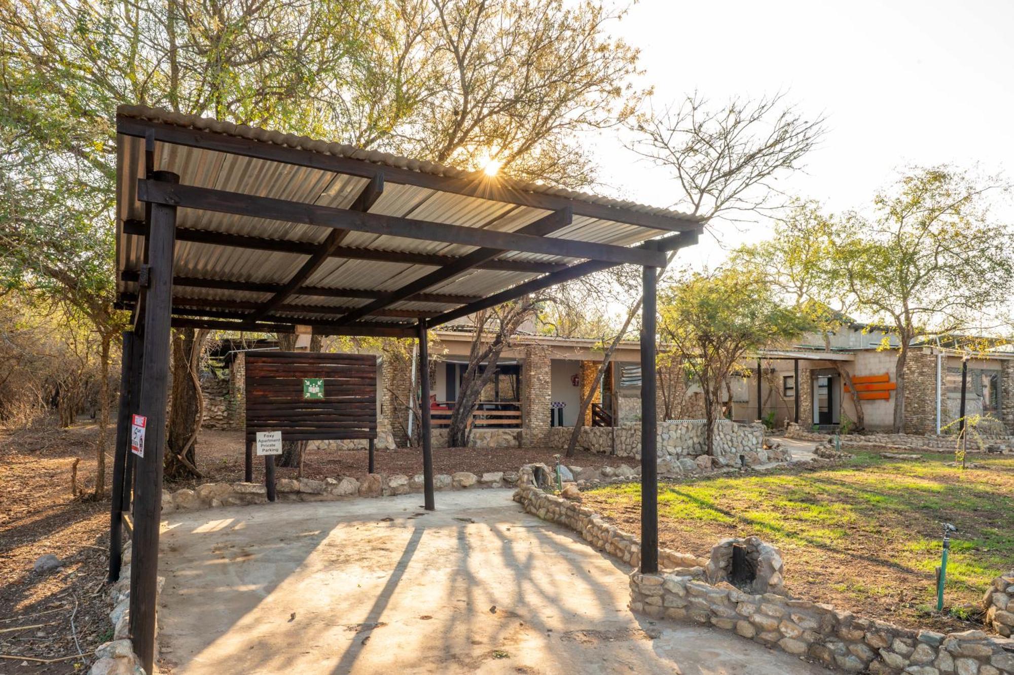 Lodge Foxy Crocodile Bush & Kruger Safari's - No Loadshedding *