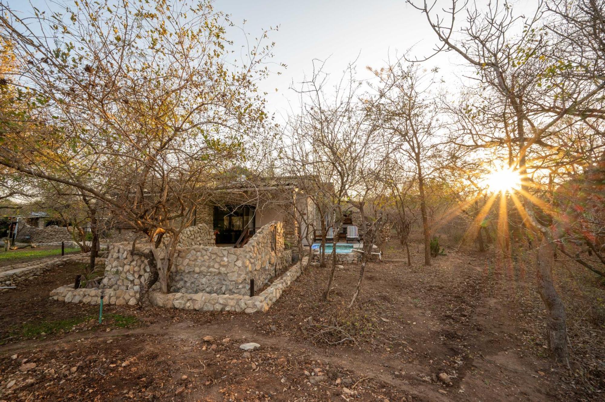 Lodge Foxy Crocodile Bush & Kruger Safari's - No Loadshedding *